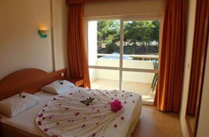 TUNTAS FAMILY SUITES  KUSADASI