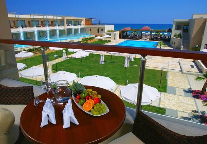 MINOA PALACE RESORT & SPA